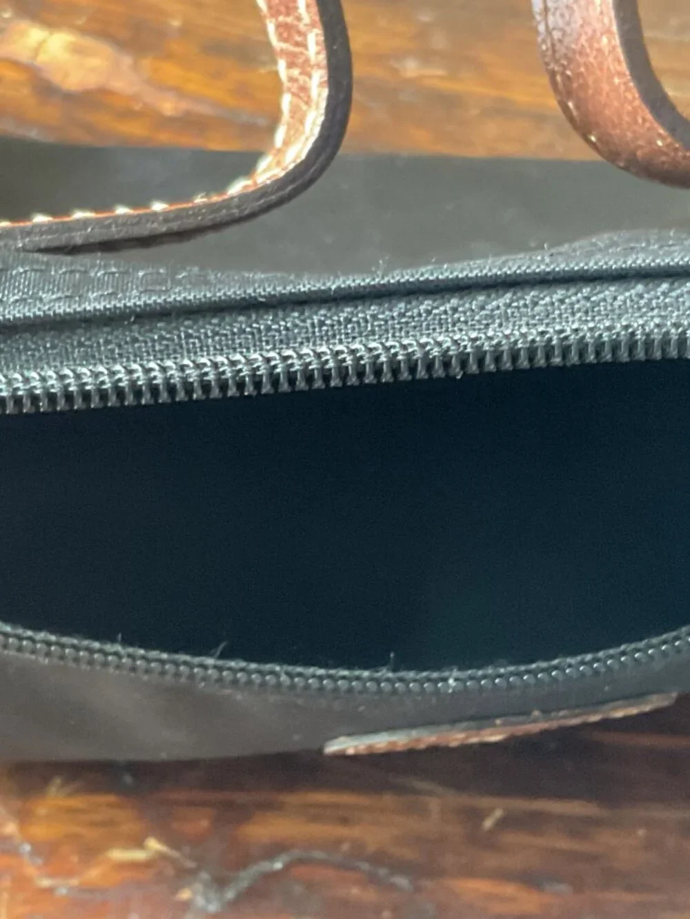 Longchamp Le Pliage Cosmetics Case Black w/ Brown Accents Gold Tone Hardware EUC - Picture 4 of 4